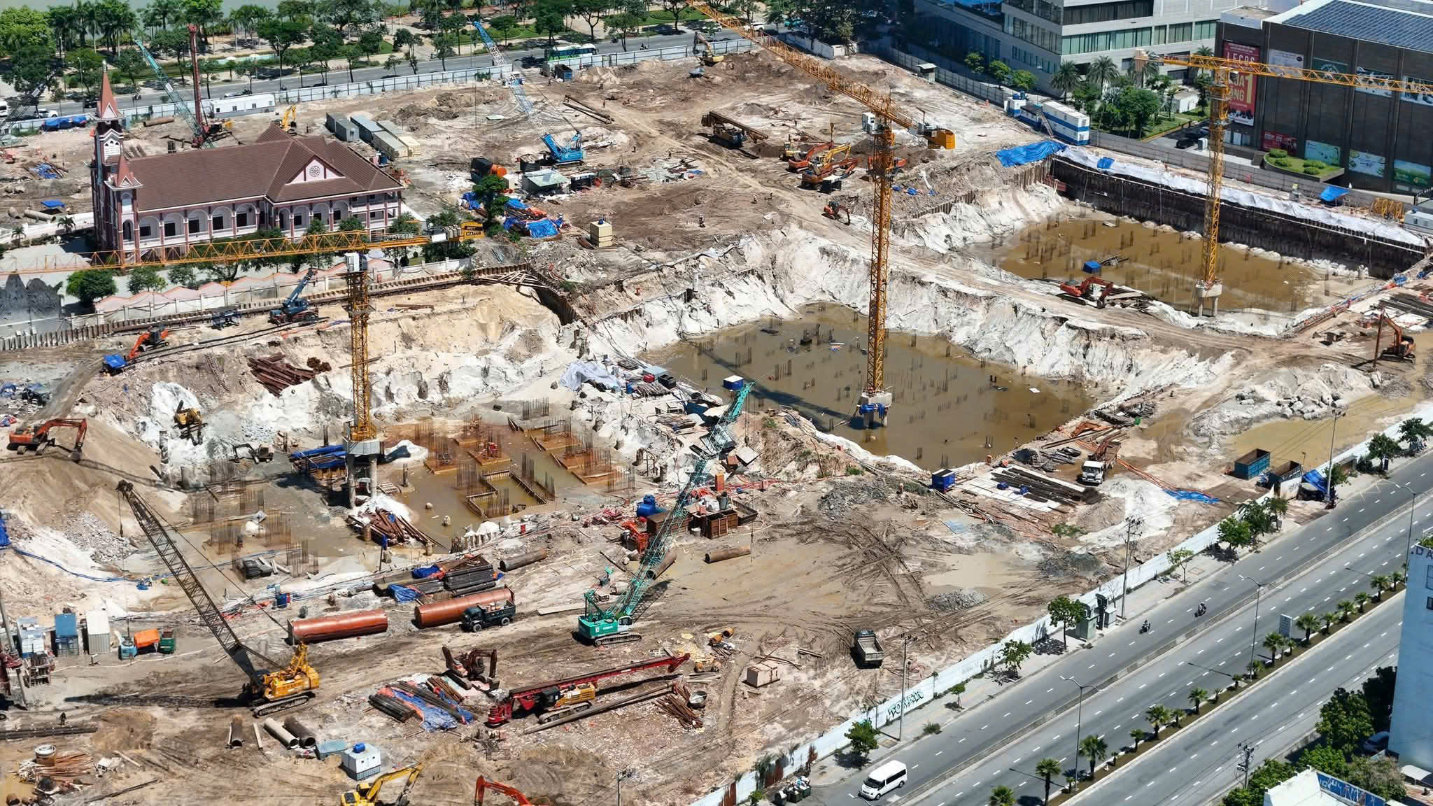 tien do moi nhat capital square da nang