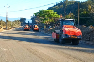 Quốc lộ 28B là tuyến đường ngắn nhất kết nối Phan Thiết với Đà Lạt, đóng vai trò trục giao thông chiến lược giữa Nam Trung Bộ và Tây Nguyên.
