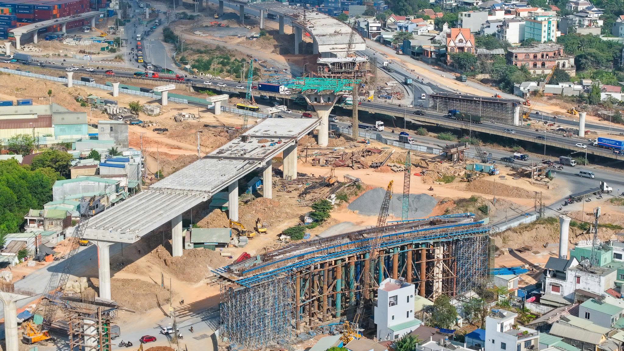 Tiến độ mới nhất ở nút giao Tân Vạn ngày 30/3/2026 2 Cap nhat tien do xay dung du an Fresia Riverside ngay 3032026 4