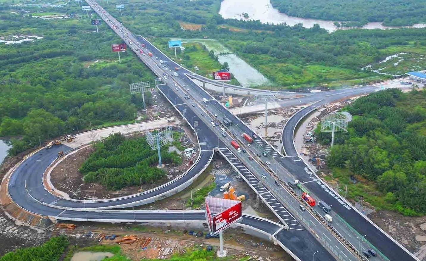 Đề xuất nâng cấp Vành đai 3 TP.HCM lên 8 làn để tăng năng lực lưu thông 1 De xuat nang cap Vanh dai 3 TP.HCM len 8 lan de tang nang luc luu thong 2