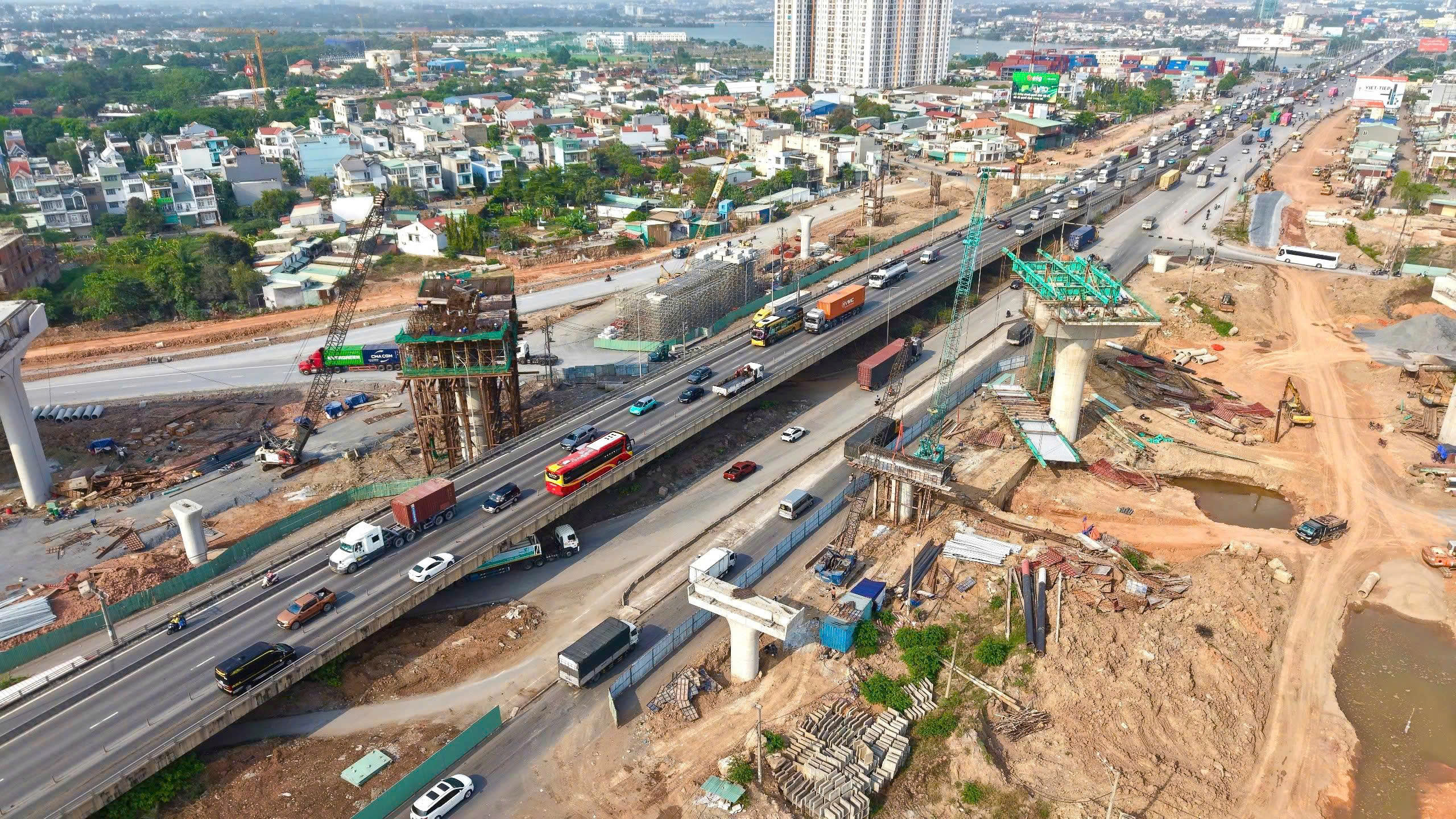 Nút giao Tân Vạn tăng tốc thi công, dự kiến hoàn thành vào tháng 6-2026 13 nut giao Tan Van 11